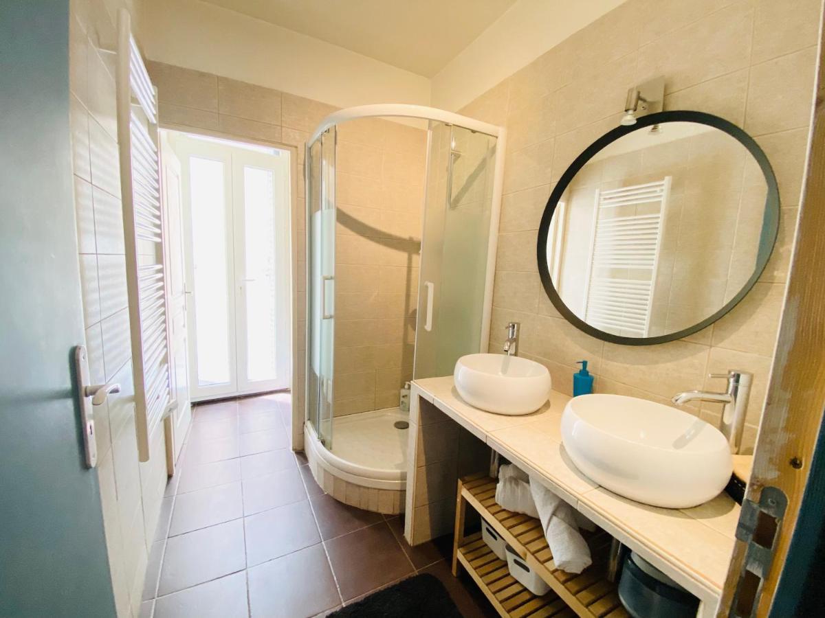 Grand appartement Place Felix Baret 105m2 Marseille Extérieur photo